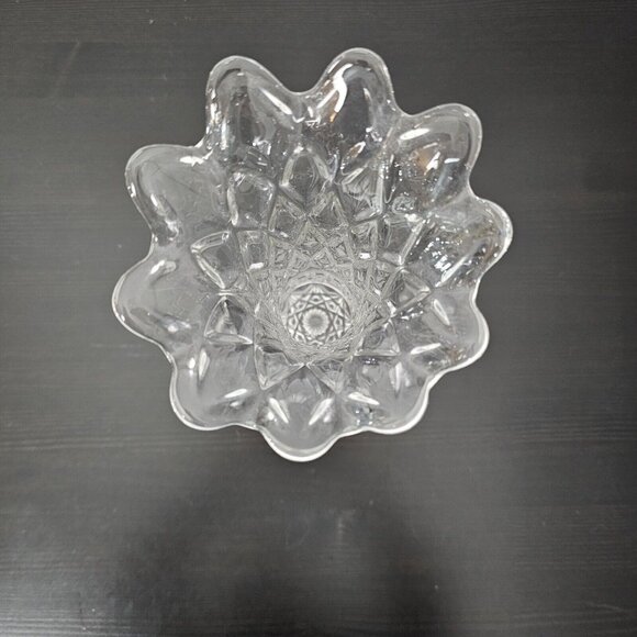 Vintage Clear Pressed Glass Trumpet Vase Scalloped Ruffle Rim Elegant Decor - Picture 4 of 8